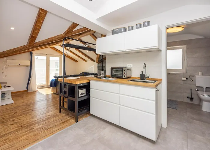 Matutinovic Apartamento *